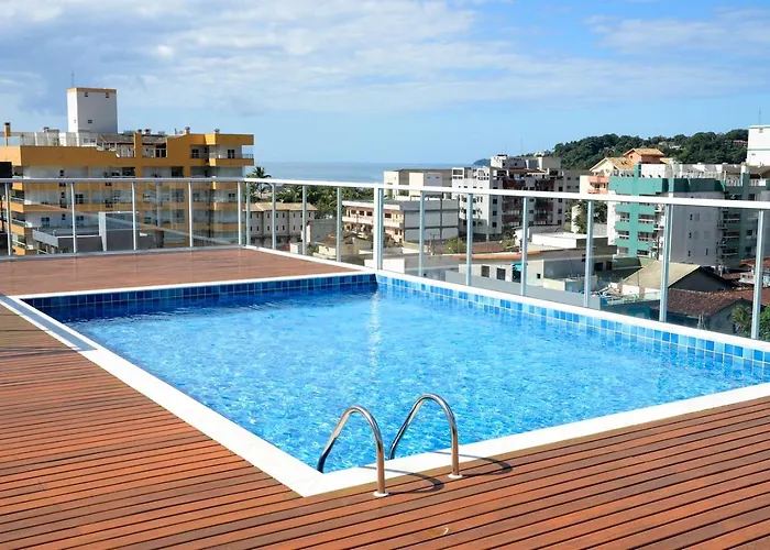 Apto 300m das Toninhas c Piscina e Ar Condicionado